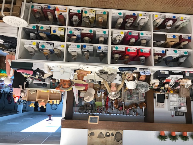 Damesschoenen in de winkel